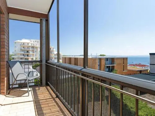 6 'Bahia', 47 Ronald Avenue - Fantastic Location With Filtered Water Views