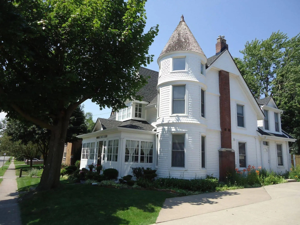 Absolute Elegance Bed and Breakfast