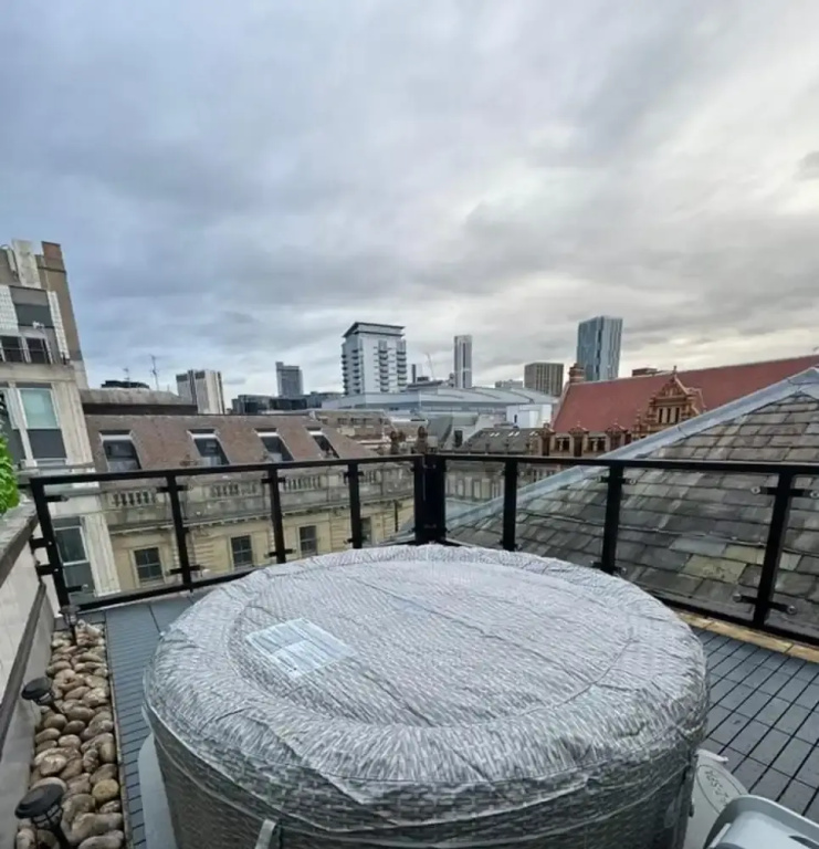 Leeds Apt - Hottub - Sleeps 6 - Special Occasions