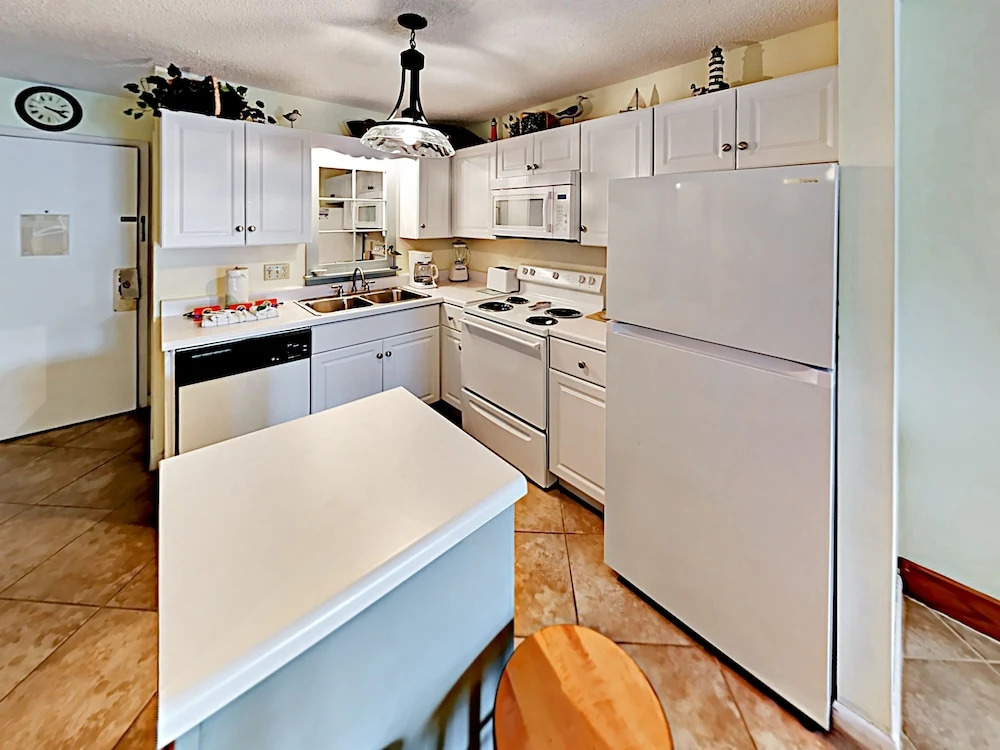 Plantation Condo #1109 2 Bedrooms 2 Bathrooms Condo