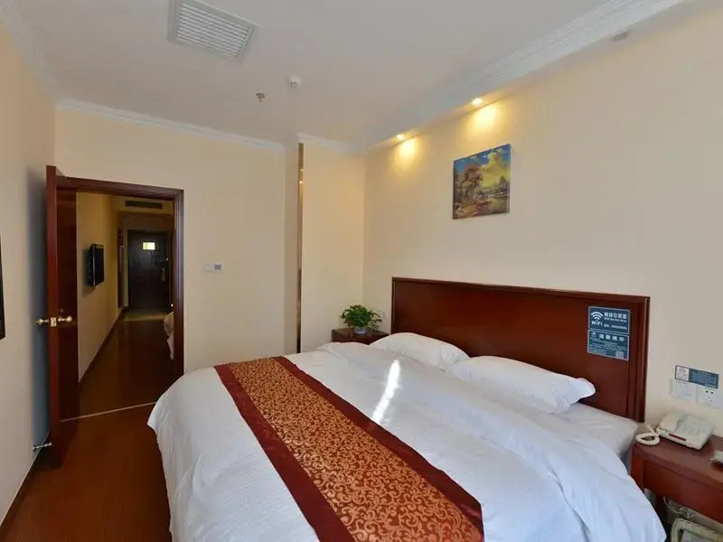 GreenTree Inn Bajiao (E) Street Express Hotel