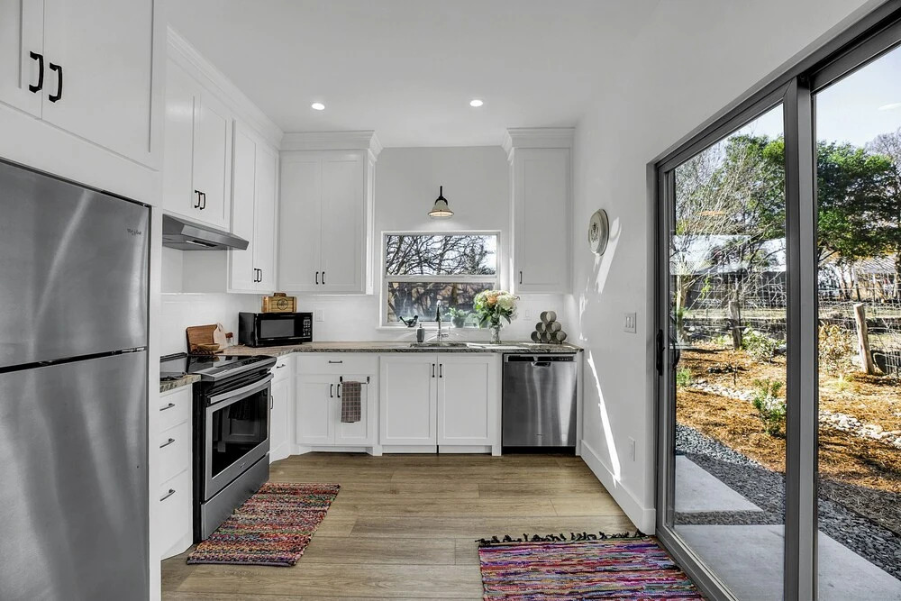 New! Luxurious Home W/wine Cellar & Firepit!