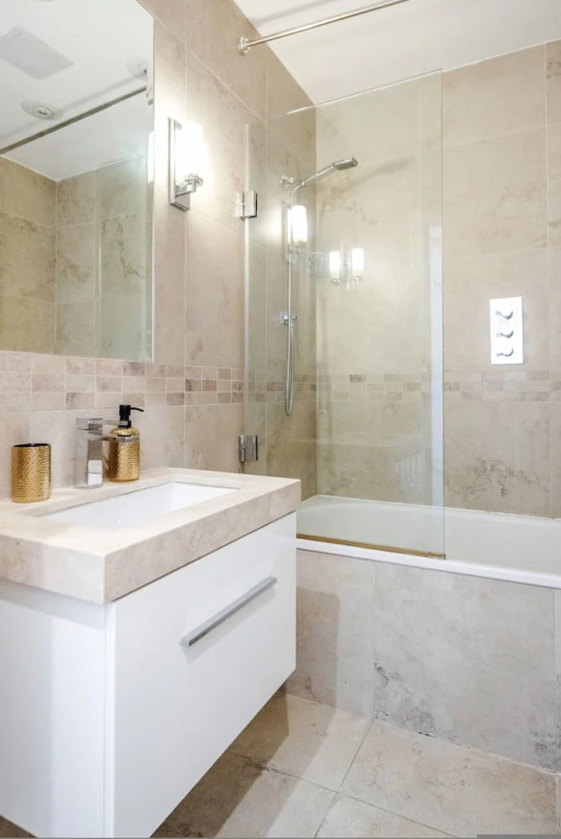 Elegant Stay Near Hyde Park