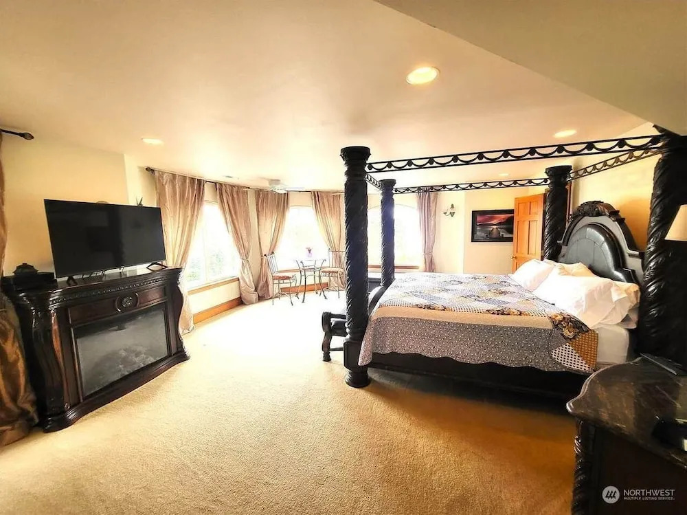 The Mansion Inn
