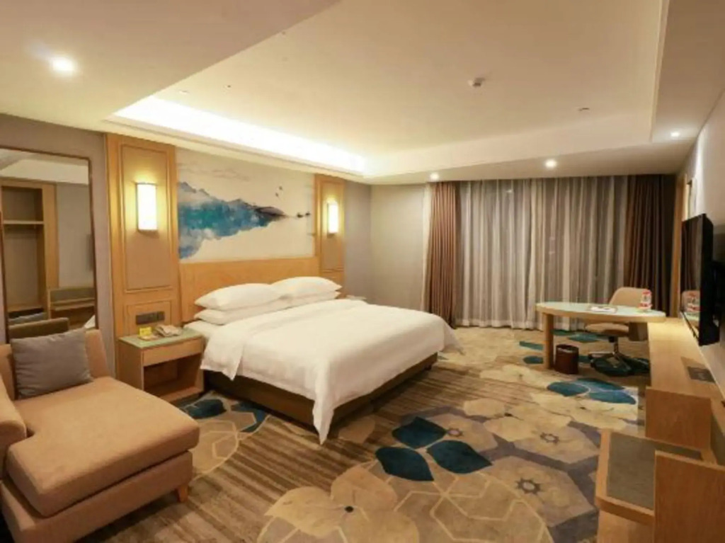 Vienna International Hotel (Yangjiang Donghuicheng International Branch)