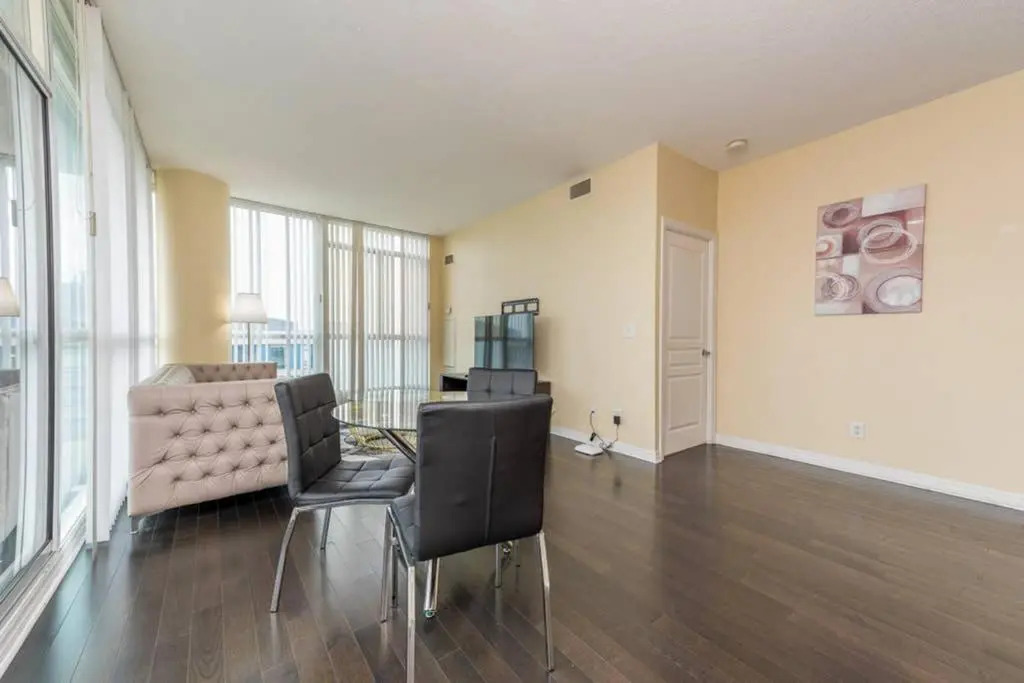 Panoramic View 2BR & 2BTH - Opp Square One Mall