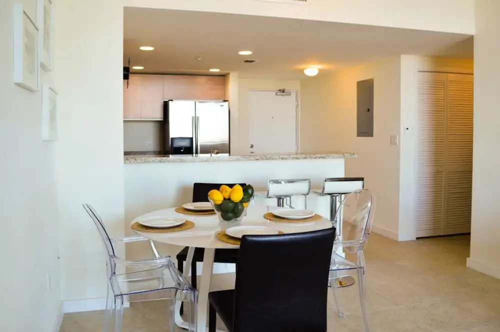 LYX Suites by the Miami River