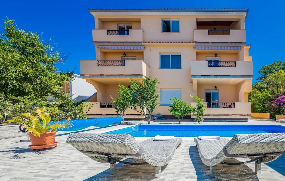 Nice Home in Palit With Wifi and 2 Bedrooms