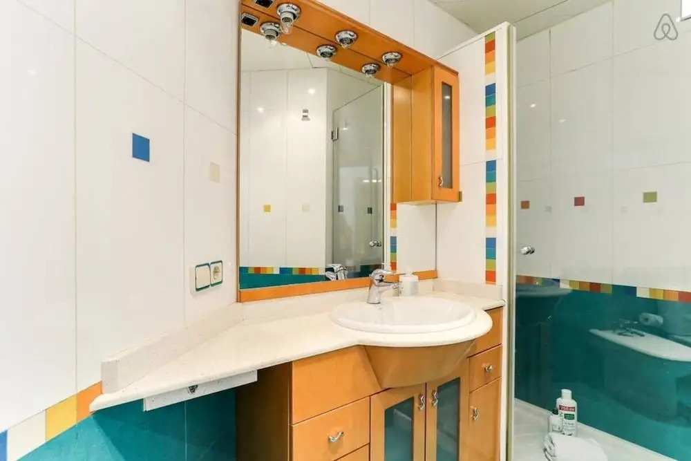 Luminous 2 Bedroom Next to Sagrada Familia