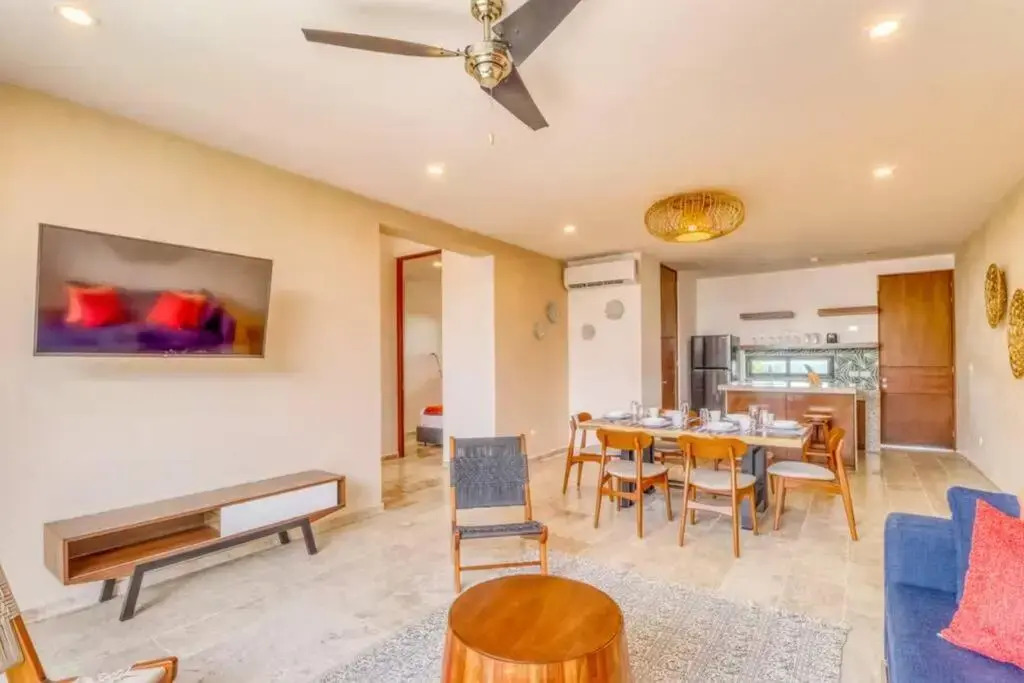 307 Amena Awesome Penthouse w/ Private Pool and Gym