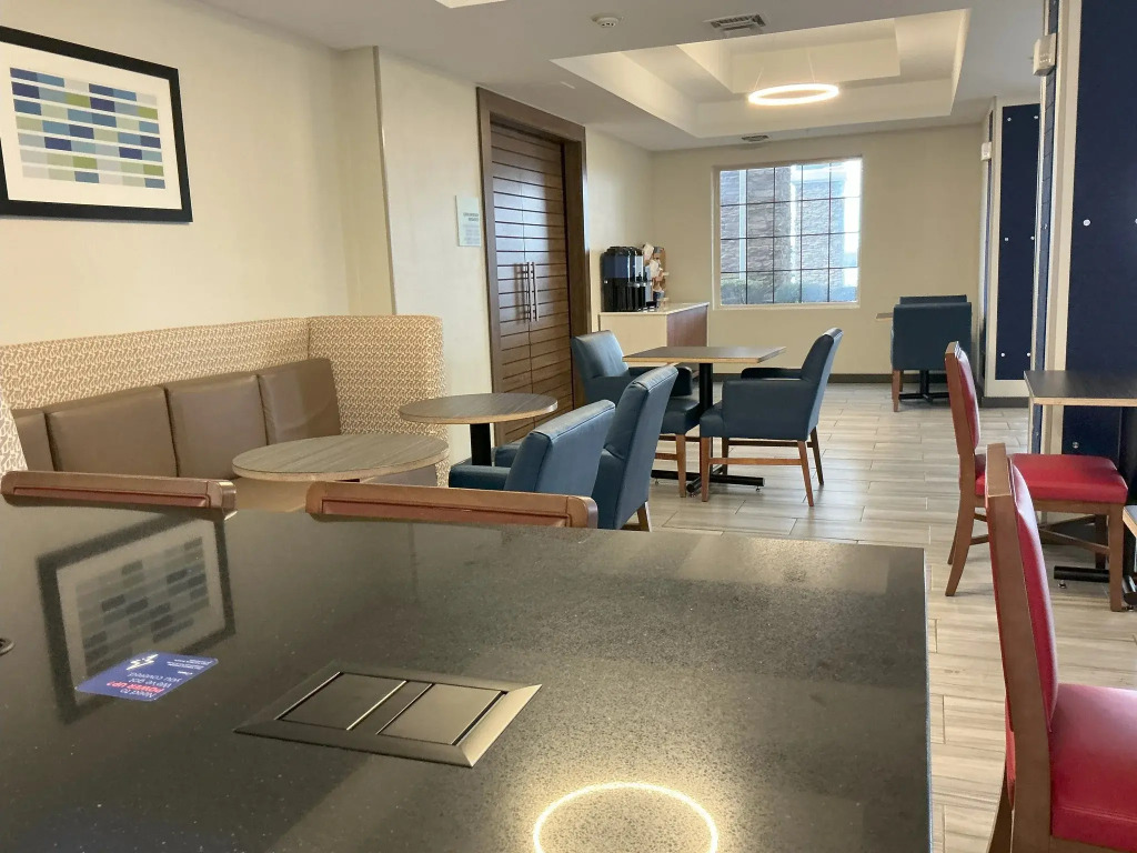Holiday Inn Express Hotel and Suites Ada by IHG