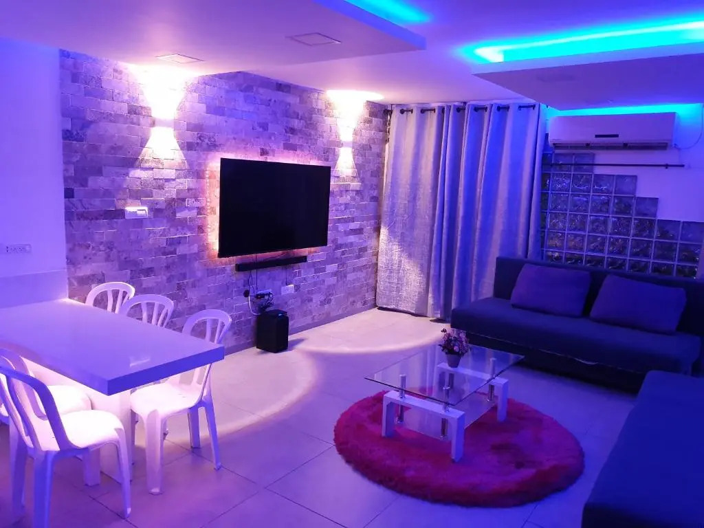 Avshalom Holiday Apartments