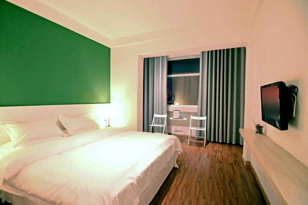 Luoyang Yijia Culture Hotel