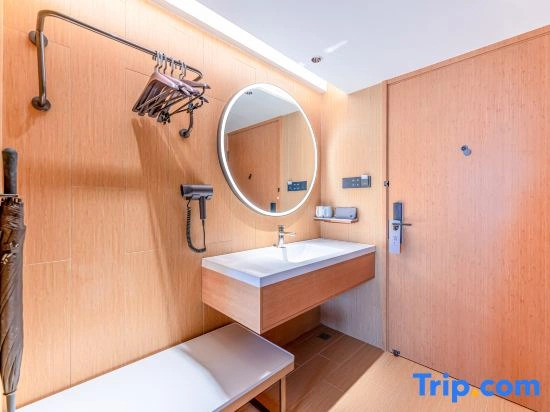 JI Hotel (Qujing Qiling District Cuifeng East Road）
