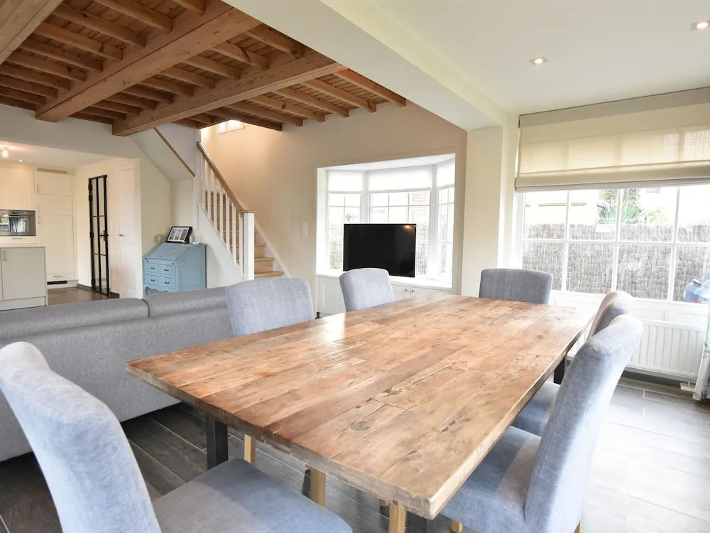 Elegant Villa in Koksijde with Garden