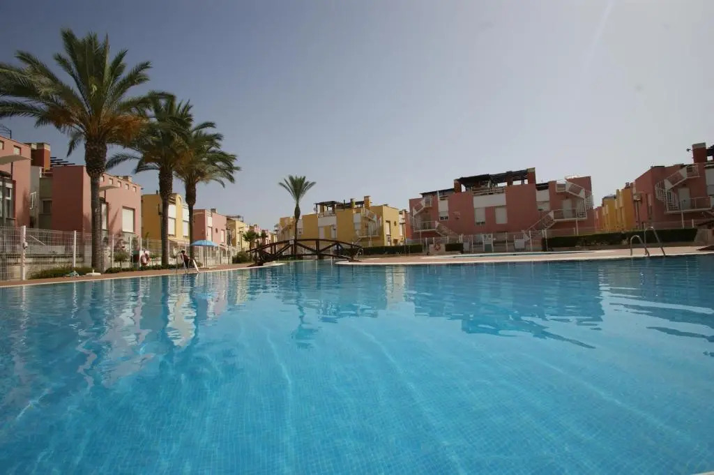 Apartamento en Vera a 300 m de la playa, con patio y salida directa a calle