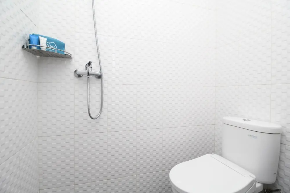 Airy Sario Sam Ratulangi 229 Manado