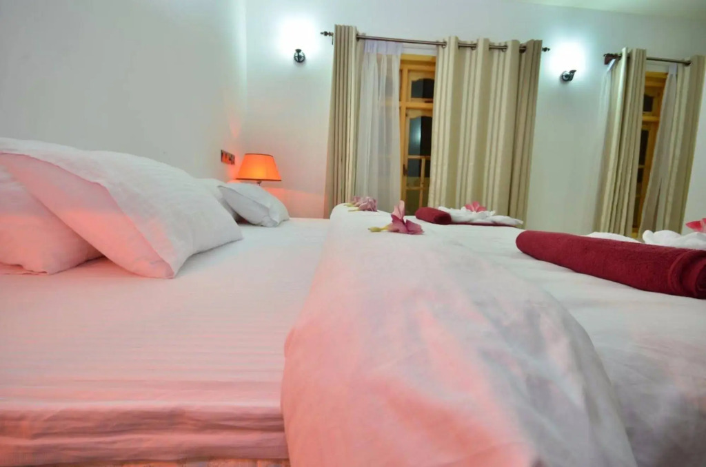 Athiri Inn