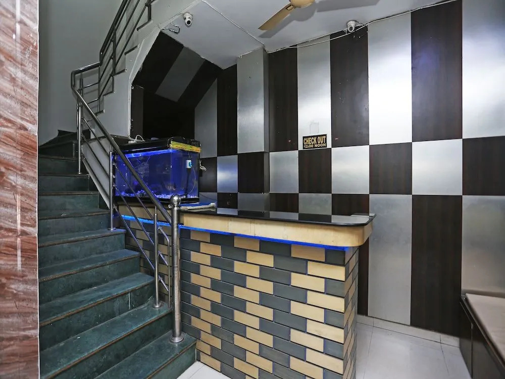 Oyo 23428 Royal Regency