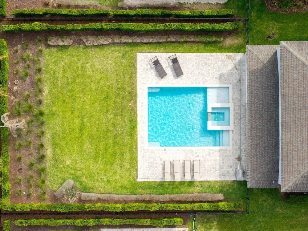 Comfort 6BR Getaway, Private Pool, Great Location