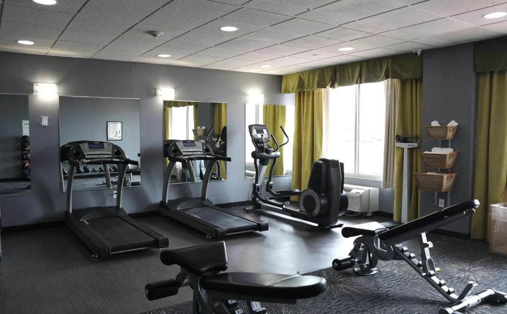 Holiday Inn Chicago Oakbrook by IHG