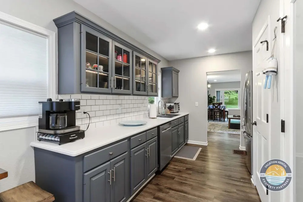 Charming, Pet-friendly Lake Retreat