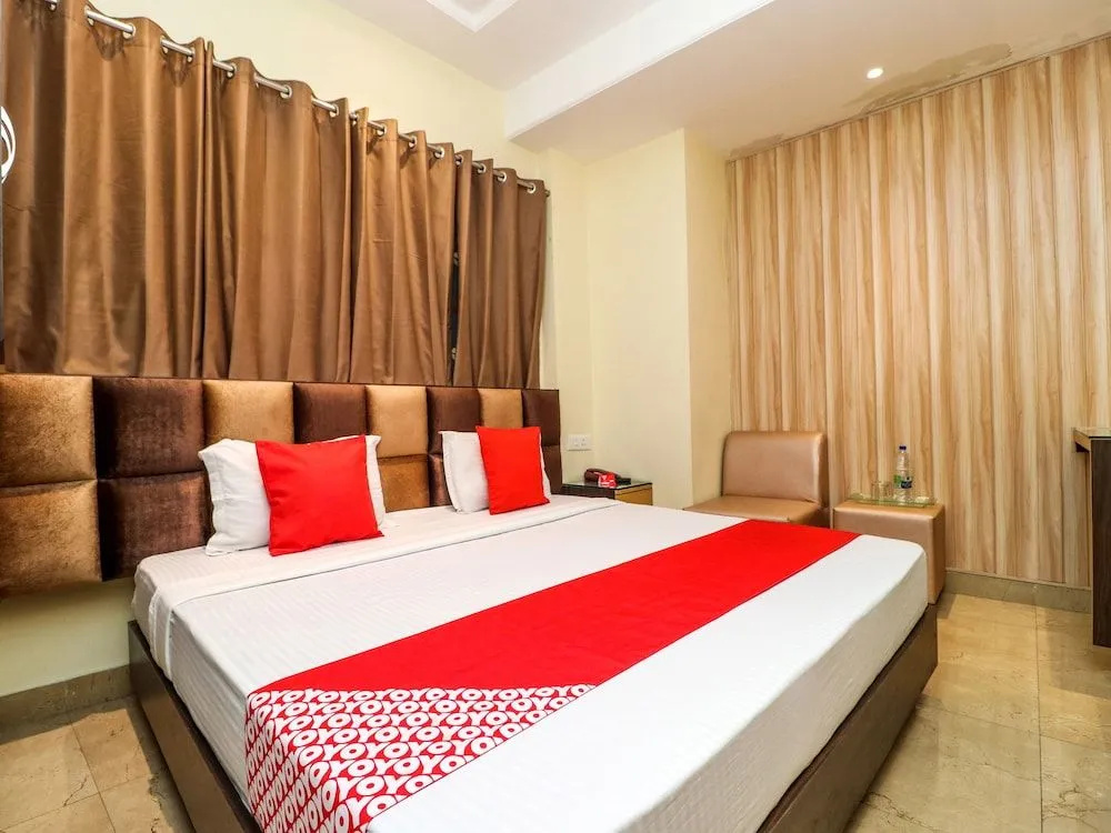 OYO 18377 Hotel New City Top