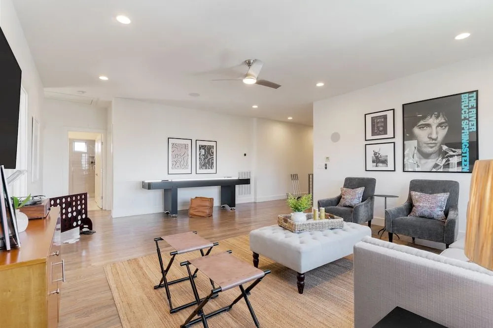 Springsteen by Avantstay Stylish Townhouse in Nashville!