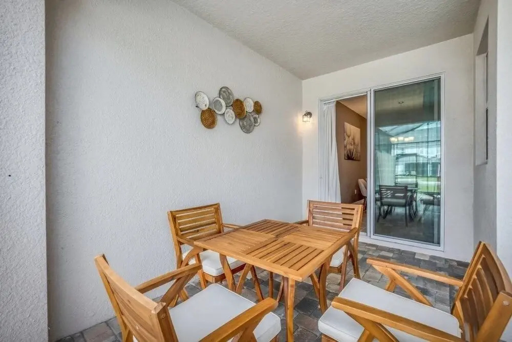 2182cooper 4 Bedroom Townhouse by Redawning