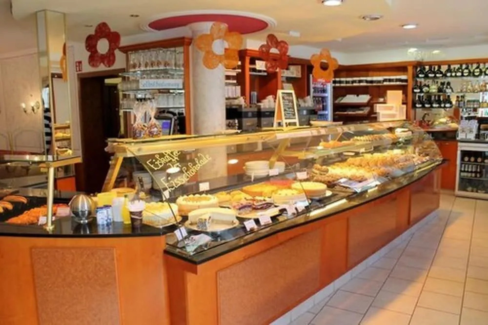 Hotel & Café Göller