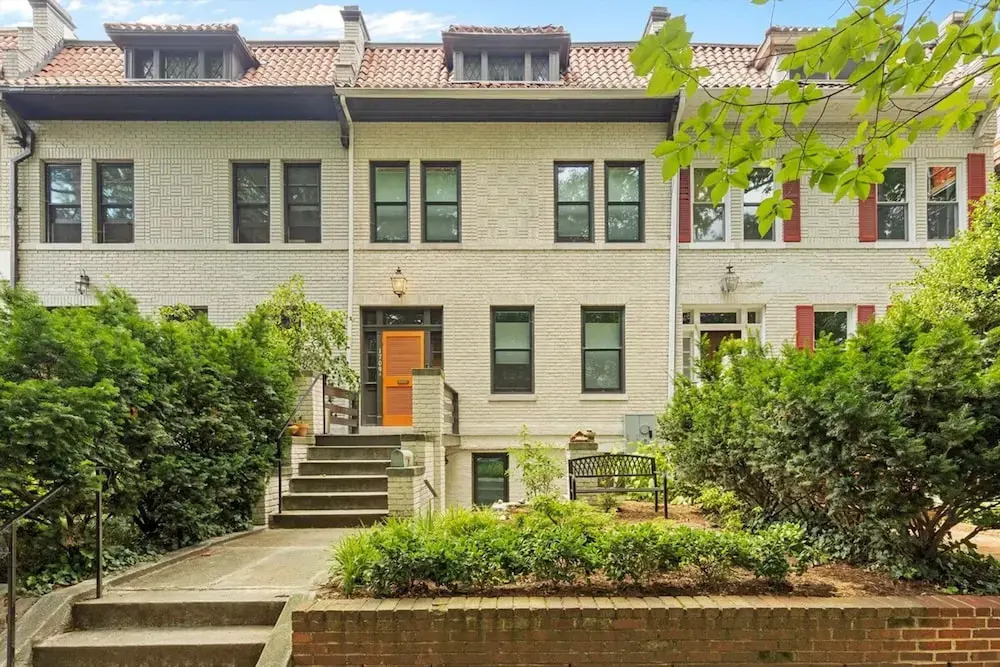 Cheery Flat in Adams Morgan Mt Pleasant