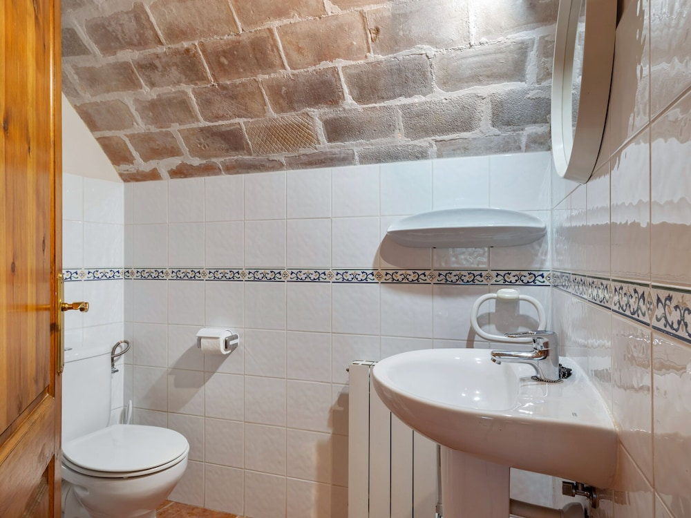 Appealing Apartment in Girona With Swimming Pool