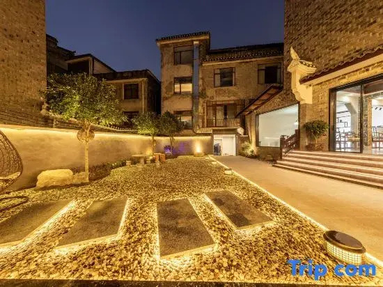 Shiheyuanfang River View Homestay (Fenghuang Tuojiang Yunqiao)