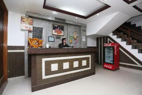 OYO 28445 Hotel Bhavini