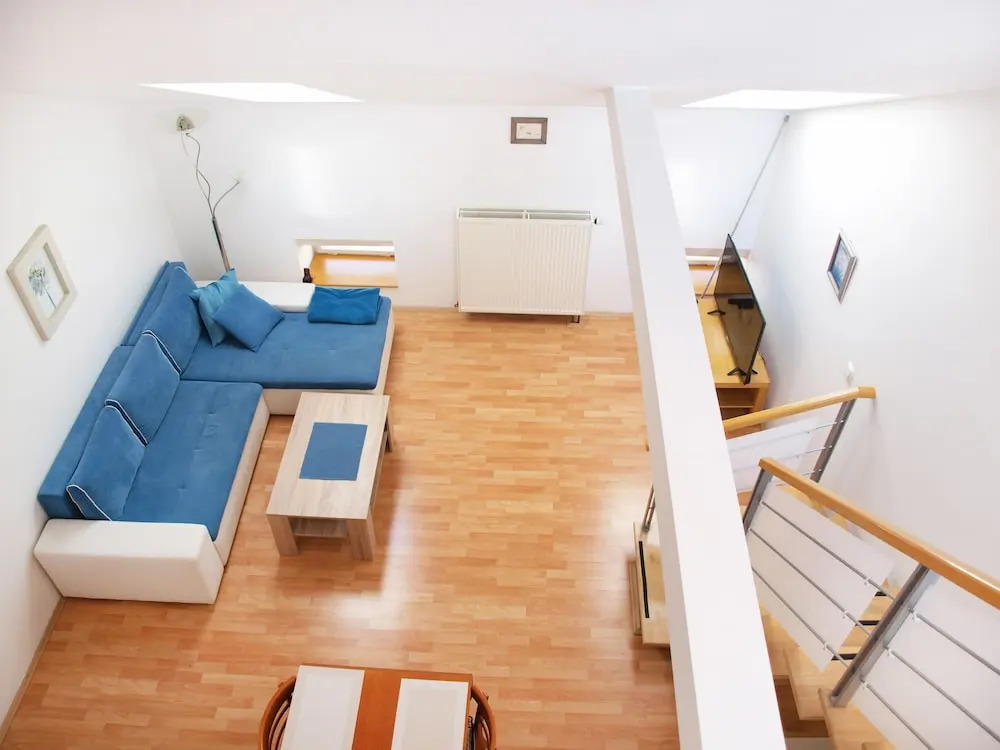 Emora Modern City Center Apartment