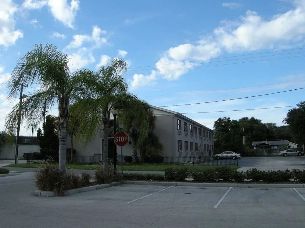 Relax Inn Lakeland