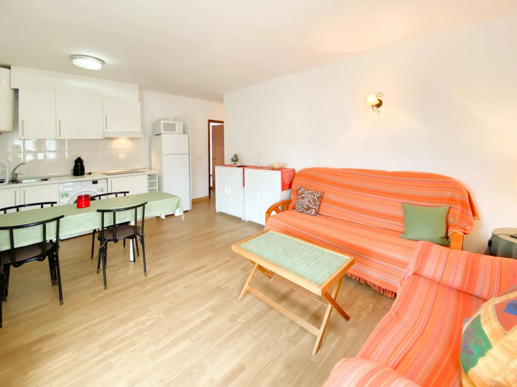 Nerea in L'Escala with 2 bedrooms and 1 bathrooms