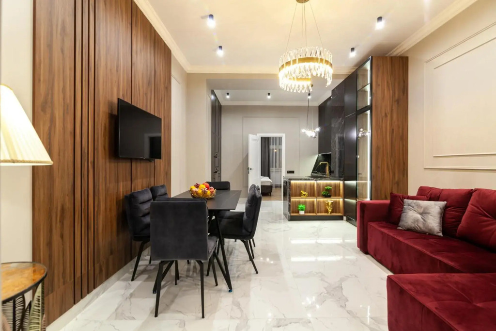 LEOGRAND Apartment on Svobody Avenue 43