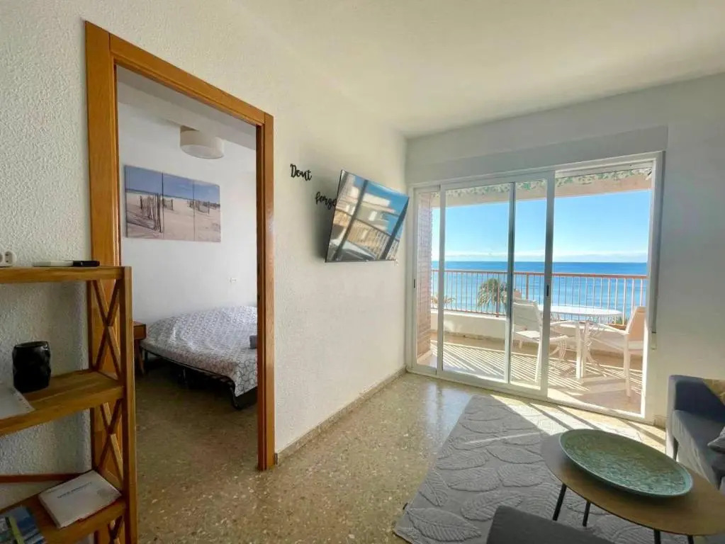 Sunflower residence first line by the sea