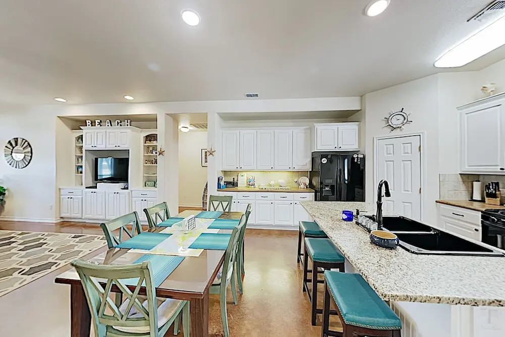 Festive Rockport W/ Large Yard, Near Beach 3 Bedroom Home