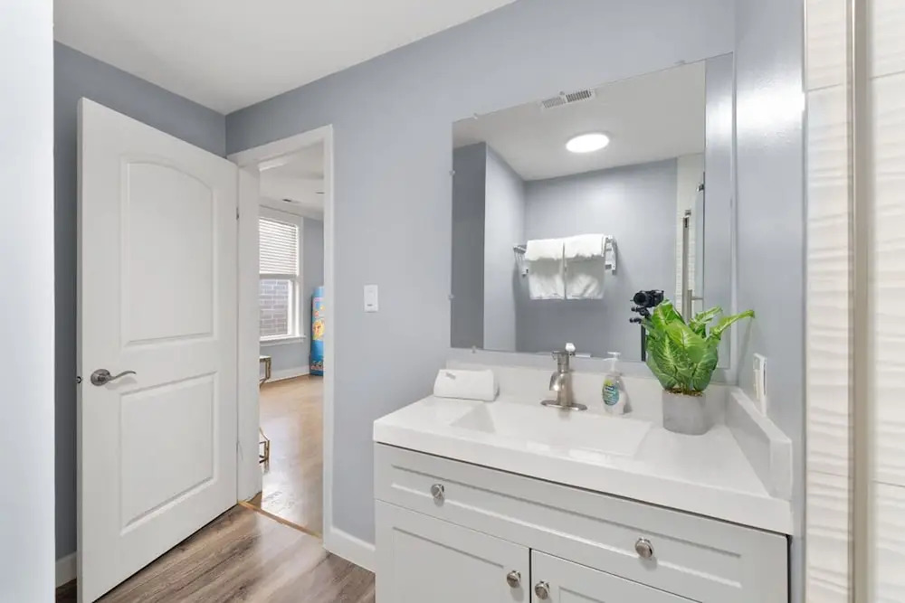 Stylish 2BR Urban Retreat in River West
