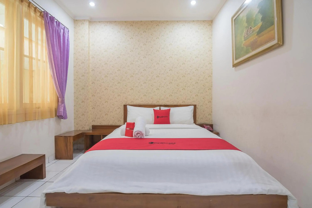 RedDoorz at Amellia Pasteur Bandung