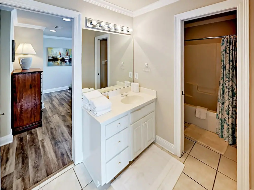 Heritage Shores Beach House 4 Bedrooms 4 Bathrooms Home