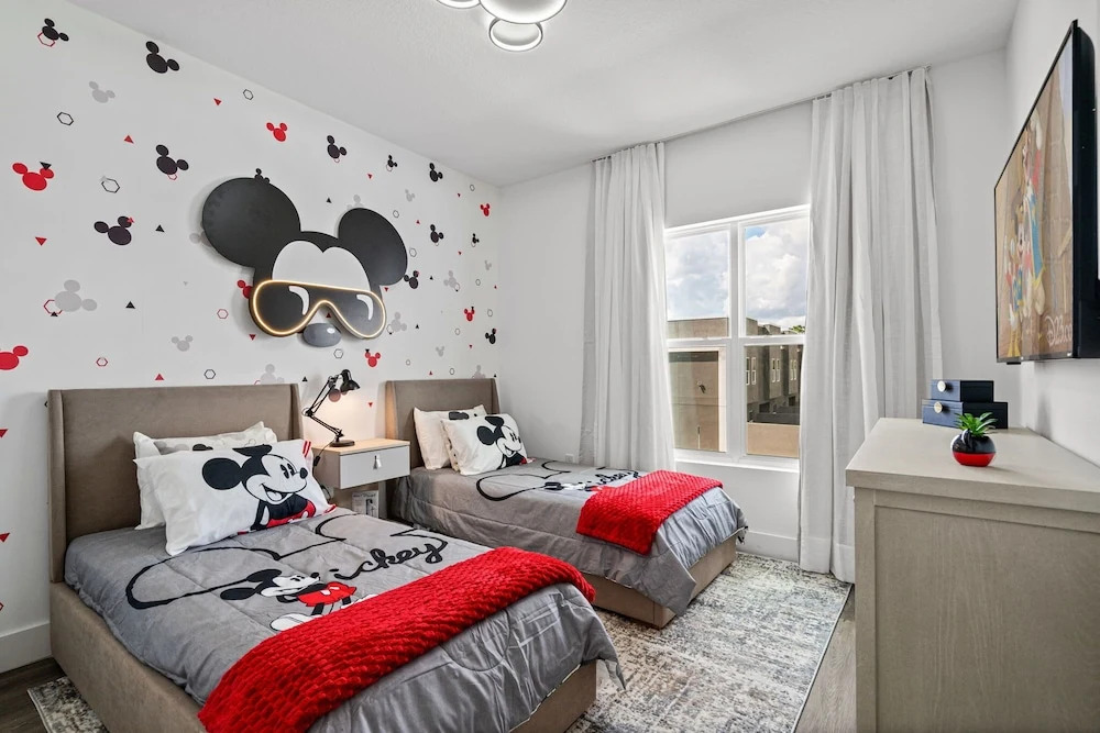 Stylish Home 15 Min to Magic