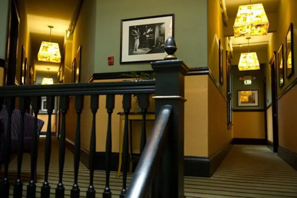 Hotel Boheme