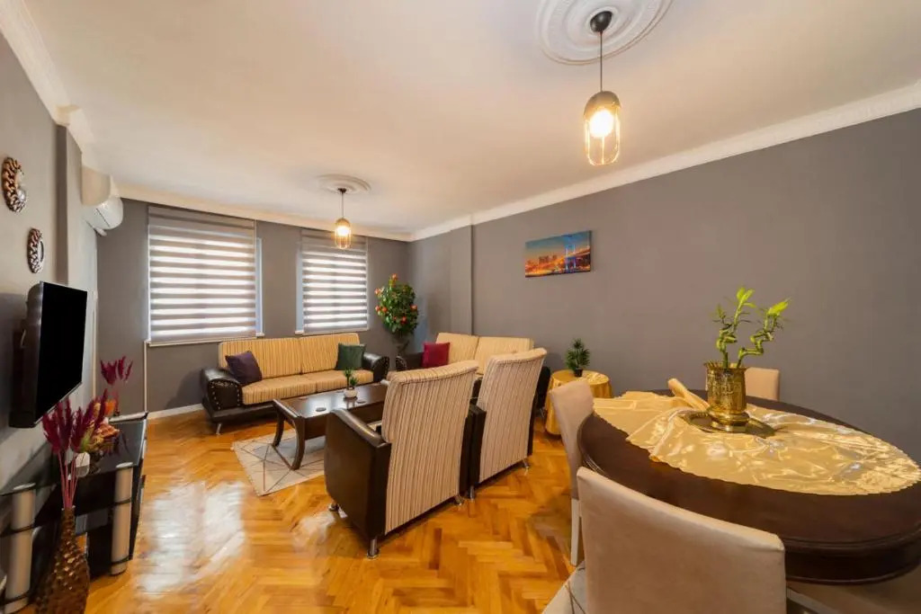 Central Flat Close to the Beach in Muratpasa