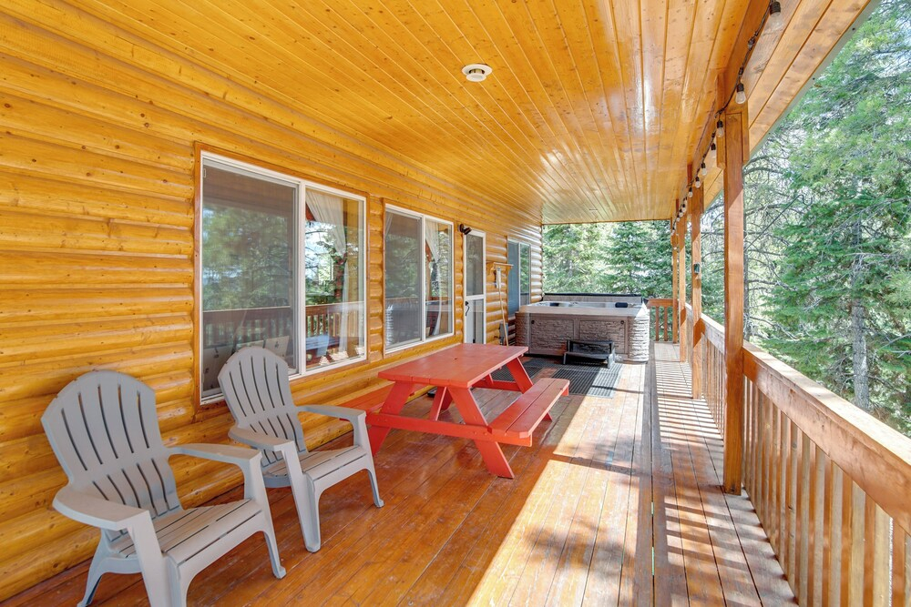 Duck Creek Village Cabin Near National Forest