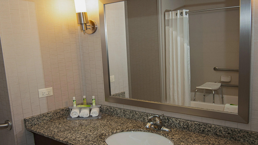 Holiday Inn Express Hotel & Suites Wichita Northeast by IHG