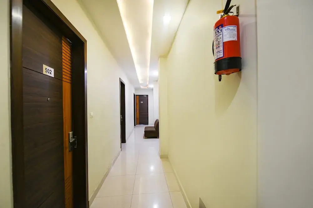 FabHotel KK Continental - 100m from Amritsar Junction Railway Station