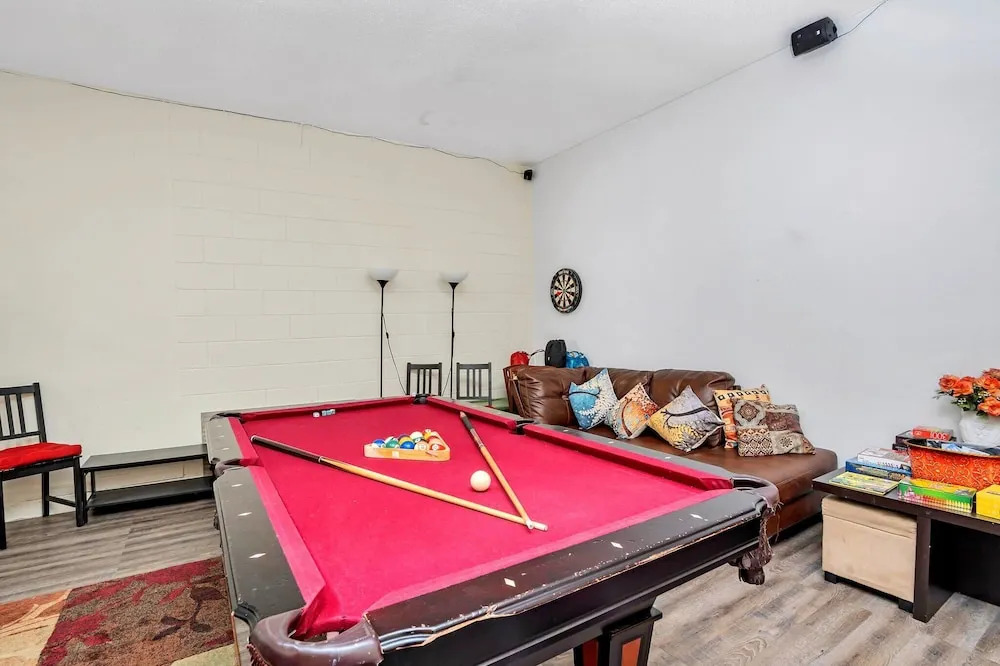 Huge and Modern Home, Only 12 Miles From Disney! #6wr338